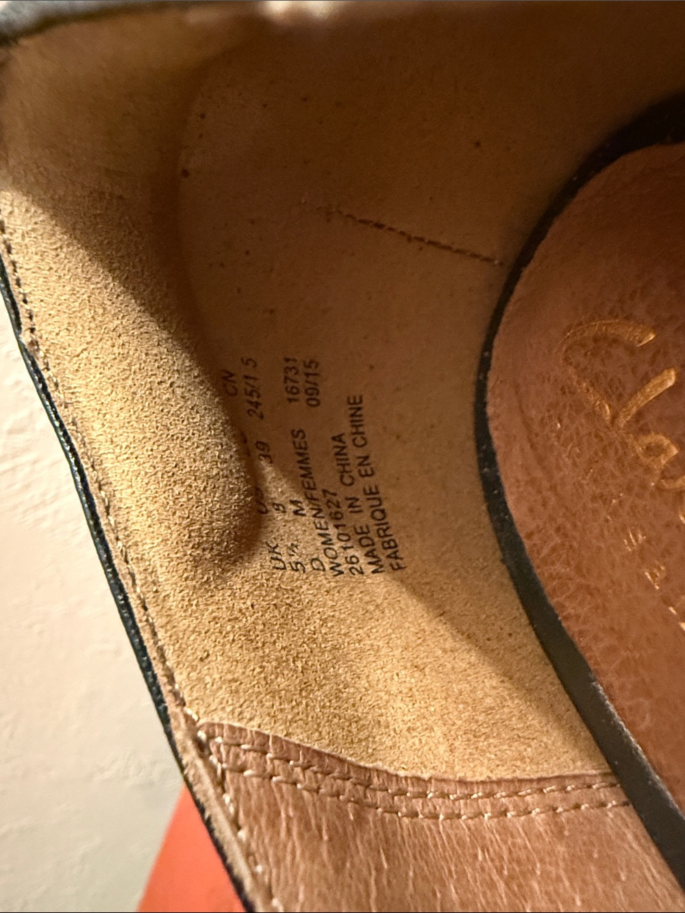 Clarks Artisan Delise Bliss Black Leather Women's Mid-Heel Pumps size 8 - Picture 9 of 10